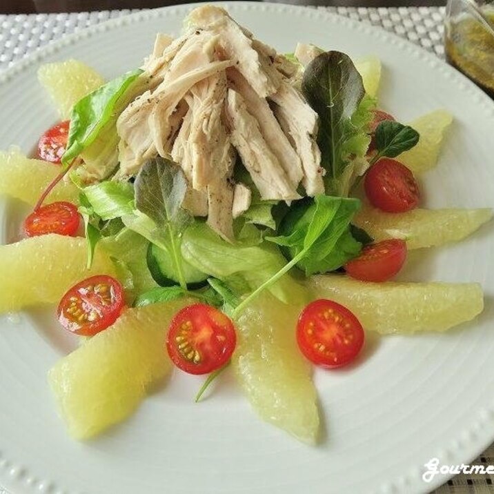 鶏胸肉とグレープフルーツのヘルシーサラダ